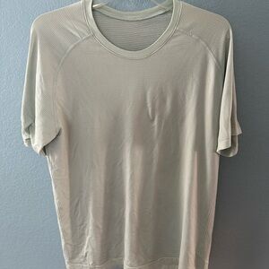 lululemon athletica Men's metal vent Short Sleeve Tee